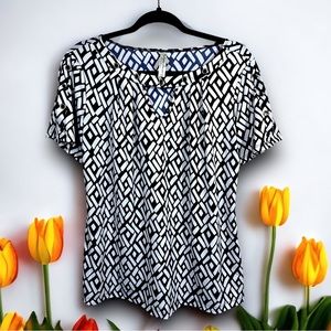 Perception Concept women's top s/s navy white size Medium poly stretch keyhole